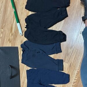 Set of 18-24 sweatpants